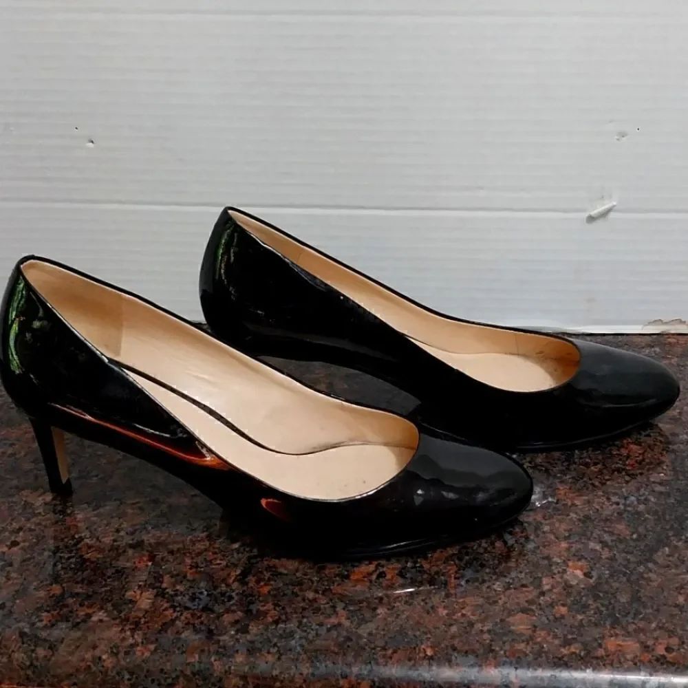 Nine West Black Patent Leather Heels...SIZE 8M